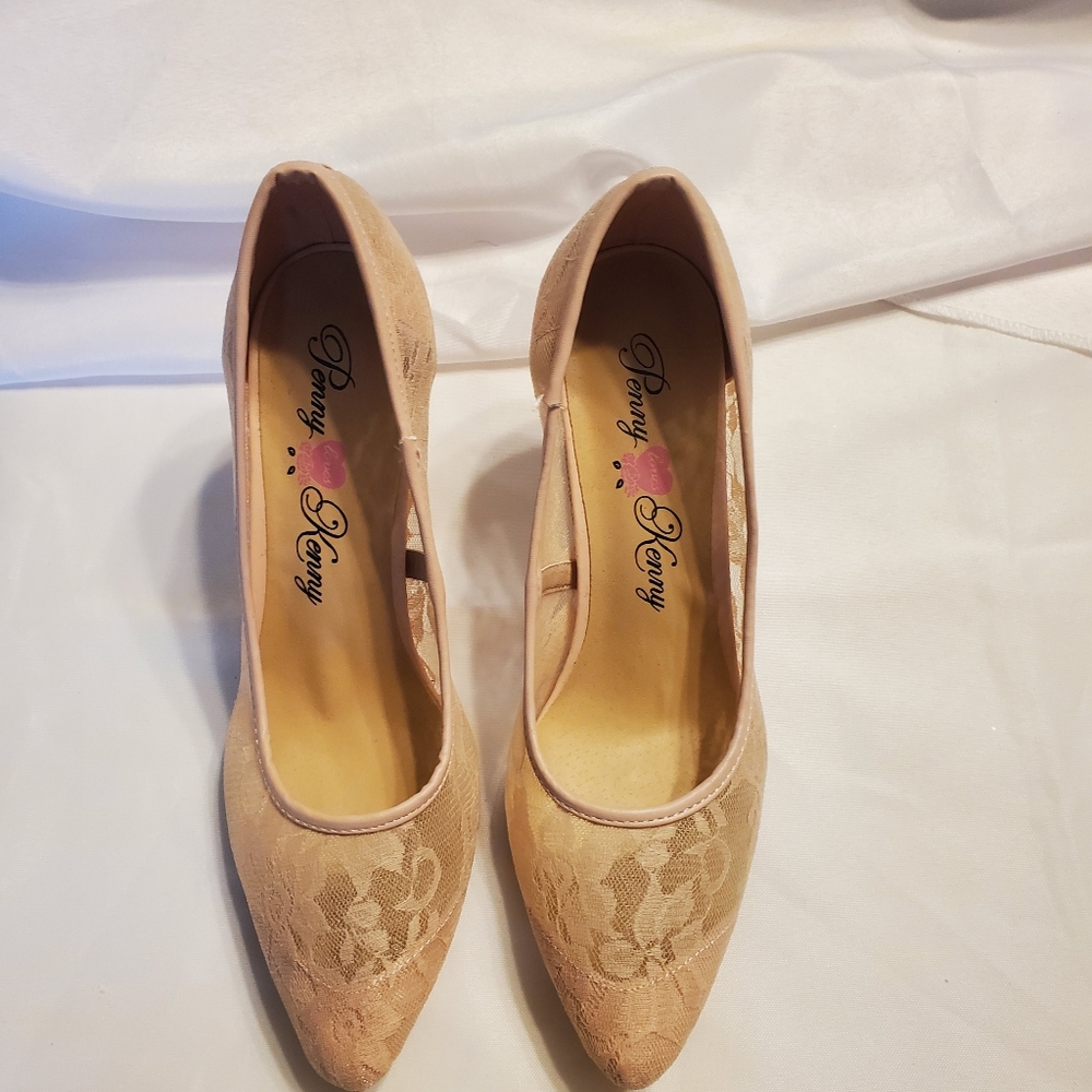 Penny Loves Kenny Blush Lace Pumps Size 8